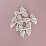 Elsie - Single Middle Sister Bow Clip