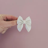 Pearl - Single Middle Sister Bow Clips × 1 Left Hinge